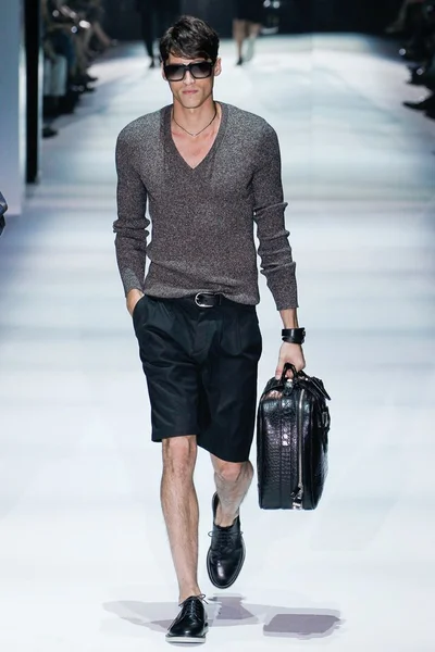 Look 30